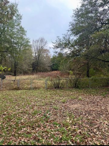 51 County Road 34715, Paris, TX 75460