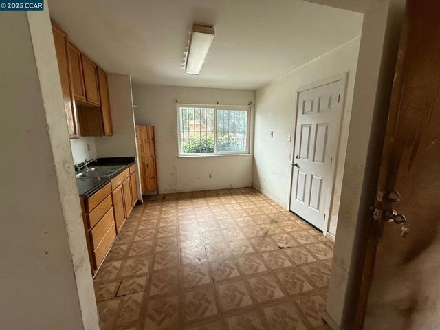 435 Duboce Ave, Richmond, CA 94801