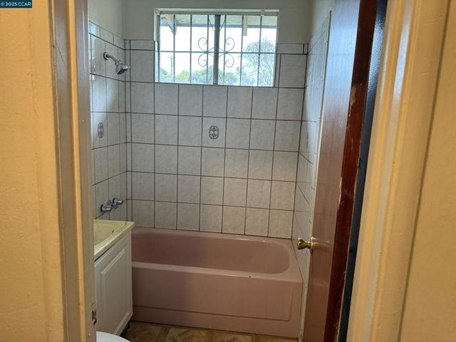 435 Duboce Ave, Richmond, CA 94801