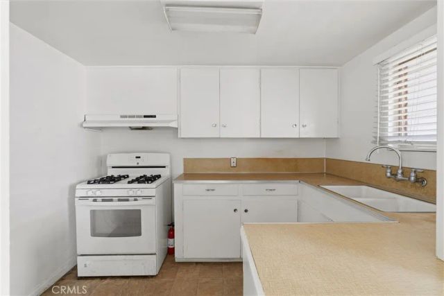 126 E Highland, Sierra Madre, CA 91024