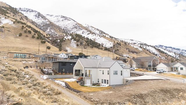 1959 E DEER CREST CIR, Logan, UT 84341