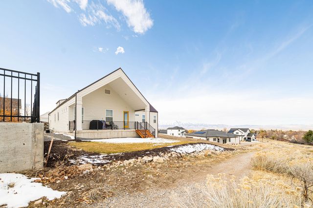 1959 E DEER CREST CIR, Logan, UT 84341