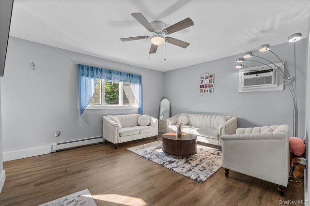 89 3rd Avenue, Massapequa Park, NY 11762
