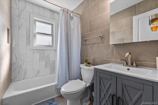 89 3rd Avenue, Massapequa Park, NY 11762