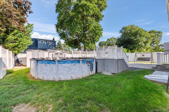 89 3rd Avenue, Massapequa Park, NY 11762