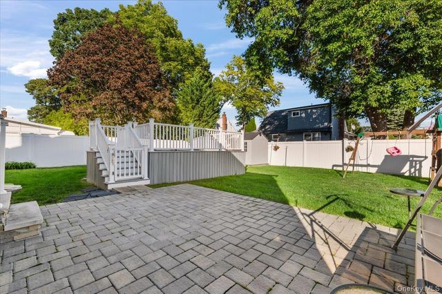 89 3rd Avenue, Massapequa Park, NY 11762