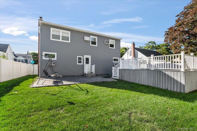 89 3rd Avenue, Massapequa Park, NY 11762