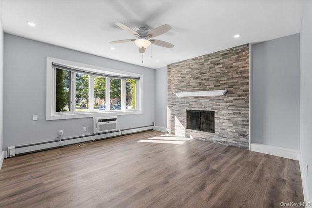 89 3rd Avenue, Massapequa Park, NY 11762