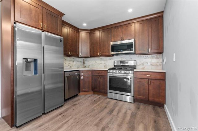89 3rd Avenue, Massapequa Park, NY 11762