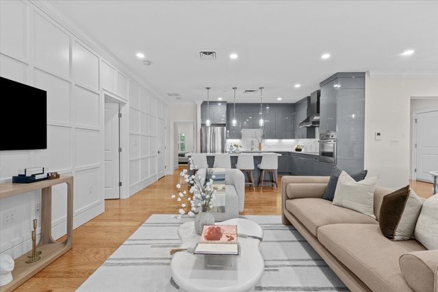 36 Elmwood Ave 11, Winchester, MA 01890