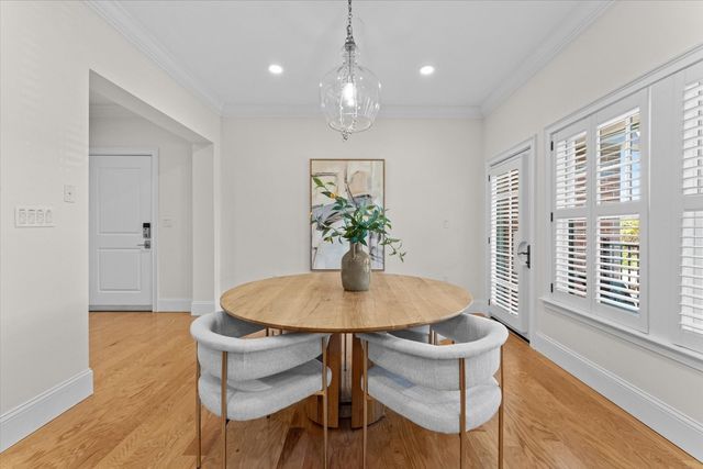 36 Elmwood Ave 11, Winchester, MA 01890