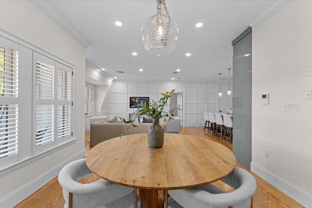 36 Elmwood Ave 11, Winchester, MA 01890