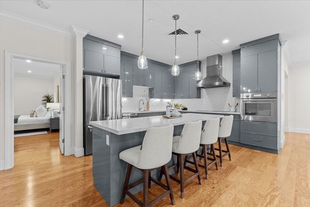 36 Elmwood Ave 11, Winchester, MA 01890