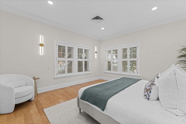 36 Elmwood Ave 11, Winchester, MA 01890