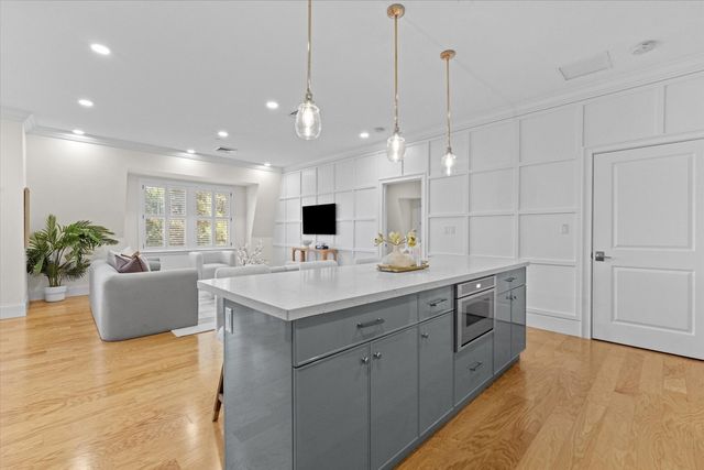 36 Elmwood Ave 11, Winchester, MA 01890