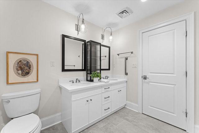 36 Elmwood Ave 11, Winchester, MA 01890