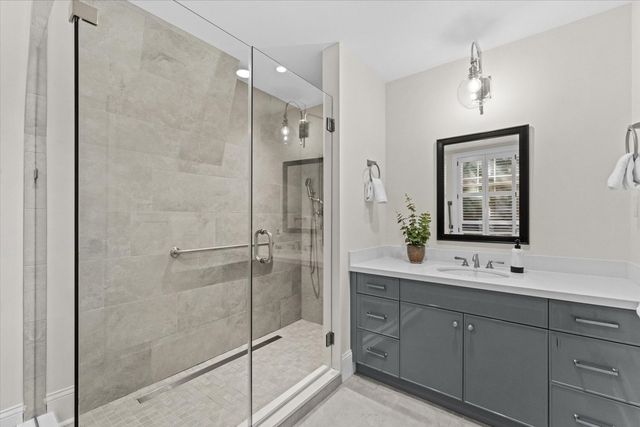 36 Elmwood Ave 11, Winchester, MA 01890