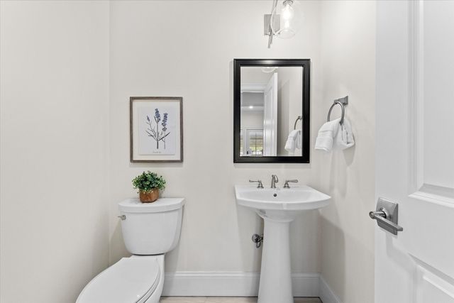 36 Elmwood Ave 11, Winchester, MA 01890