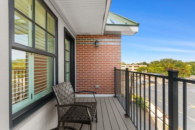 36 Elmwood Ave 11, Winchester, MA 01890