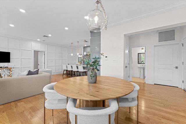36 Elmwood Ave 11, Winchester, MA 01890