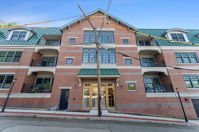 36 Elmwood Ave 11, Winchester, MA 01890