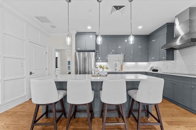 36 Elmwood Ave 11, Winchester, MA 01890