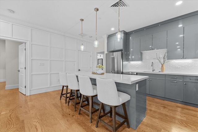 36 Elmwood Ave 11, Winchester, MA 01890