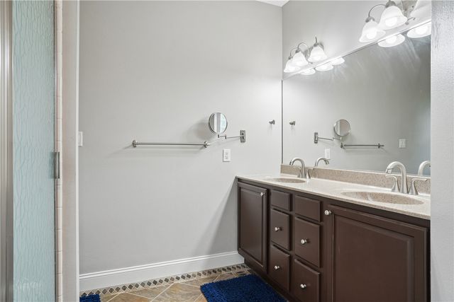 2654 Mulberry Ct, Marion, IA 52302