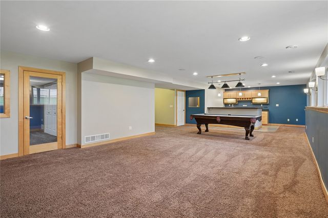 2654 Mulberry Ct, Marion, IA 52302