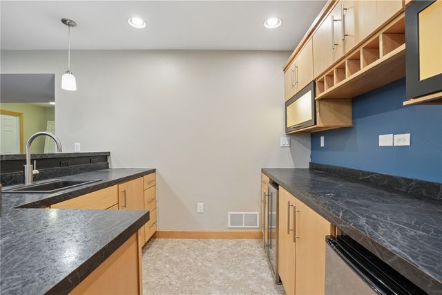 2654 Mulberry Ct, Marion, IA 52302