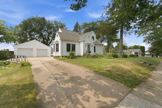 1715 Schreiber Street, Cedar Falls, IA 50613