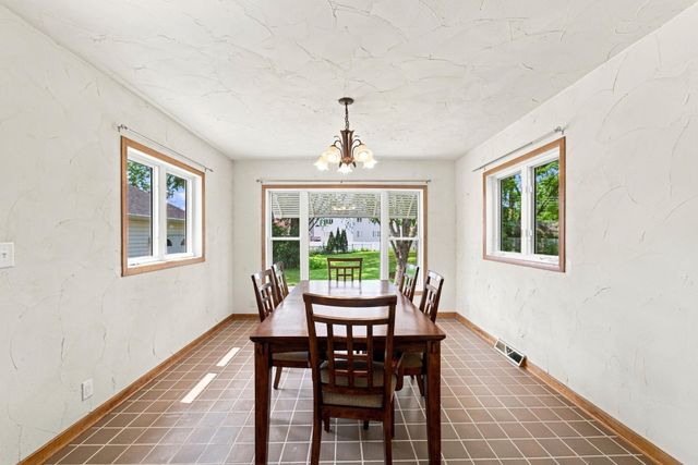 1715 Schreiber Street, Cedar Falls, IA 50613
