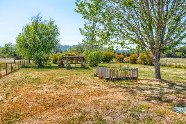 4071 Winnetka Road, White City, OR 97503