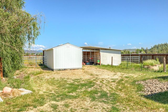 4071 Winnetka Road, White City, OR 97503