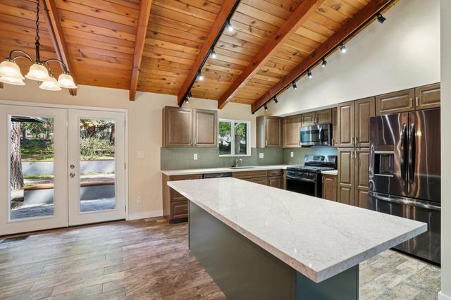 25430 Palomar Road, Idyllwild, CA 92549