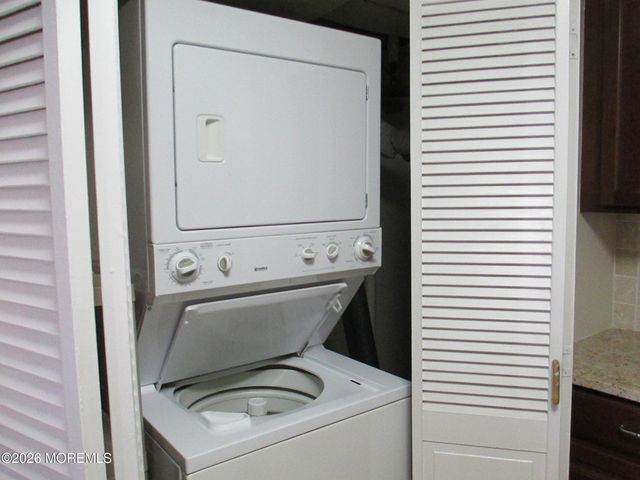 32 Center Avenue 14, Atlantic Highlands, NJ 07716