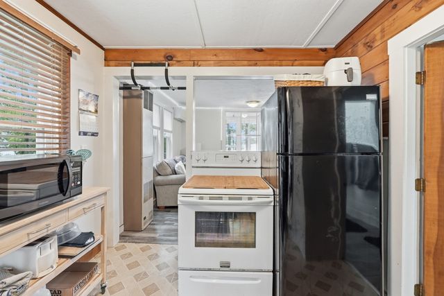 99 Lakeshore Drive, Spencer, MA 01562