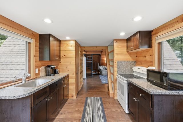 99 Lakeshore Drive, Spencer, MA 01562