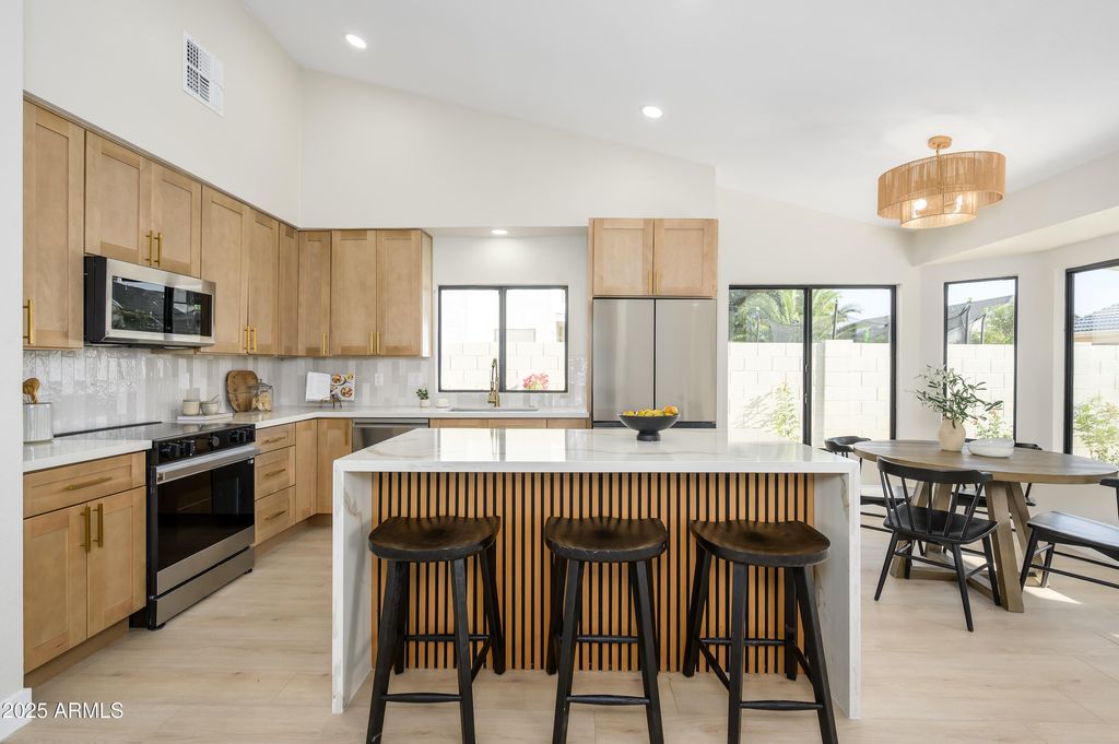 1683 E KENT Avenue, Chandler, AZ 85225