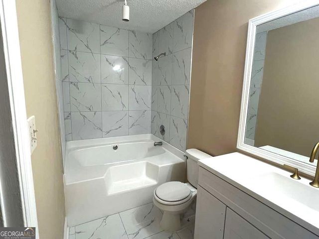 7941 Creekstone Way, Riverdale, GA 30274