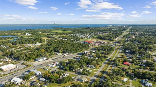2392 Taylor Street, Mims, FL 32754