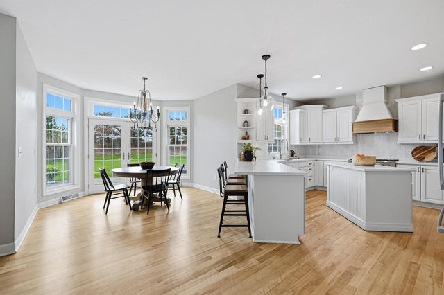 W223N3589 Ridgeside COURT, Pewaukee, WI 53072