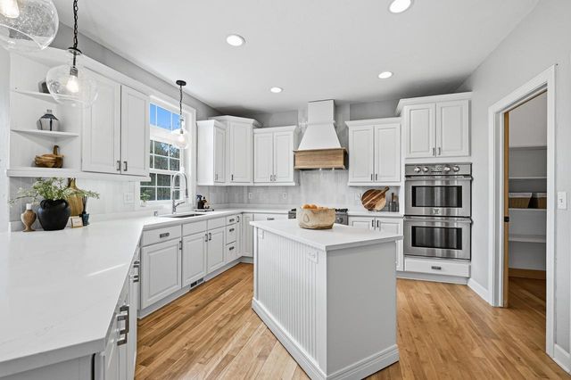 W223N3589 Ridgeside COURT, Pewaukee, WI 53072