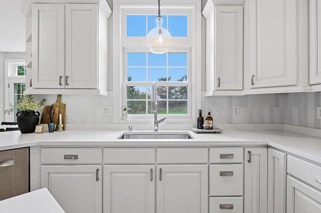 W223N3589 Ridgeside COURT, Pewaukee, WI 53072