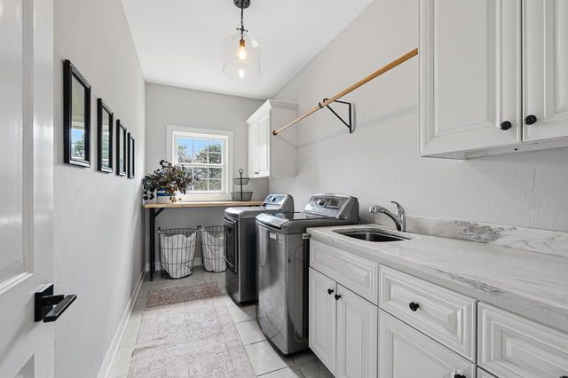 W223N3589 Ridgeside COURT, Pewaukee, WI 53072