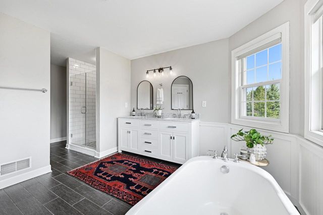 W223N3589 Ridgeside COURT, Pewaukee, WI 53072