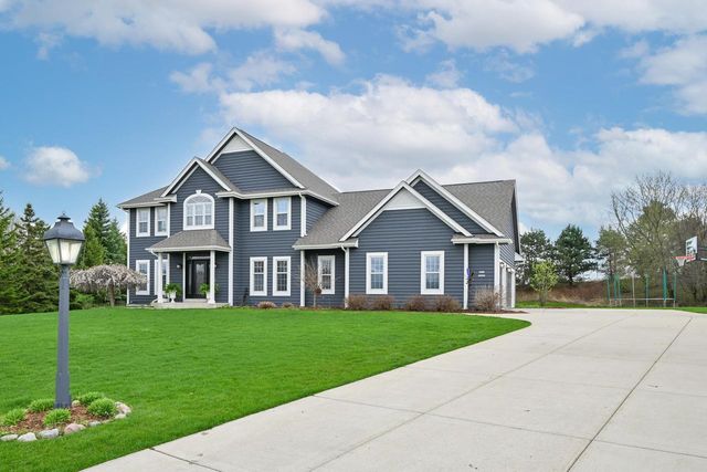 W223N3589 Ridgeside COURT, Pewaukee, WI 53072