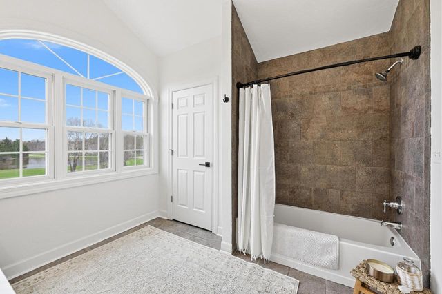 W223N3589 Ridgeside COURT, Pewaukee, WI 53072