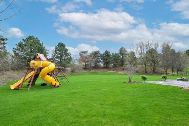 W223N3589 Ridgeside COURT, Pewaukee, WI 53072