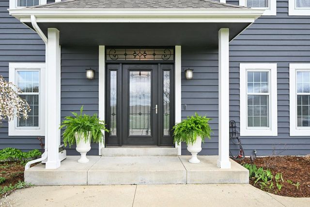 W223N3589 Ridgeside COURT, Pewaukee, WI 53072